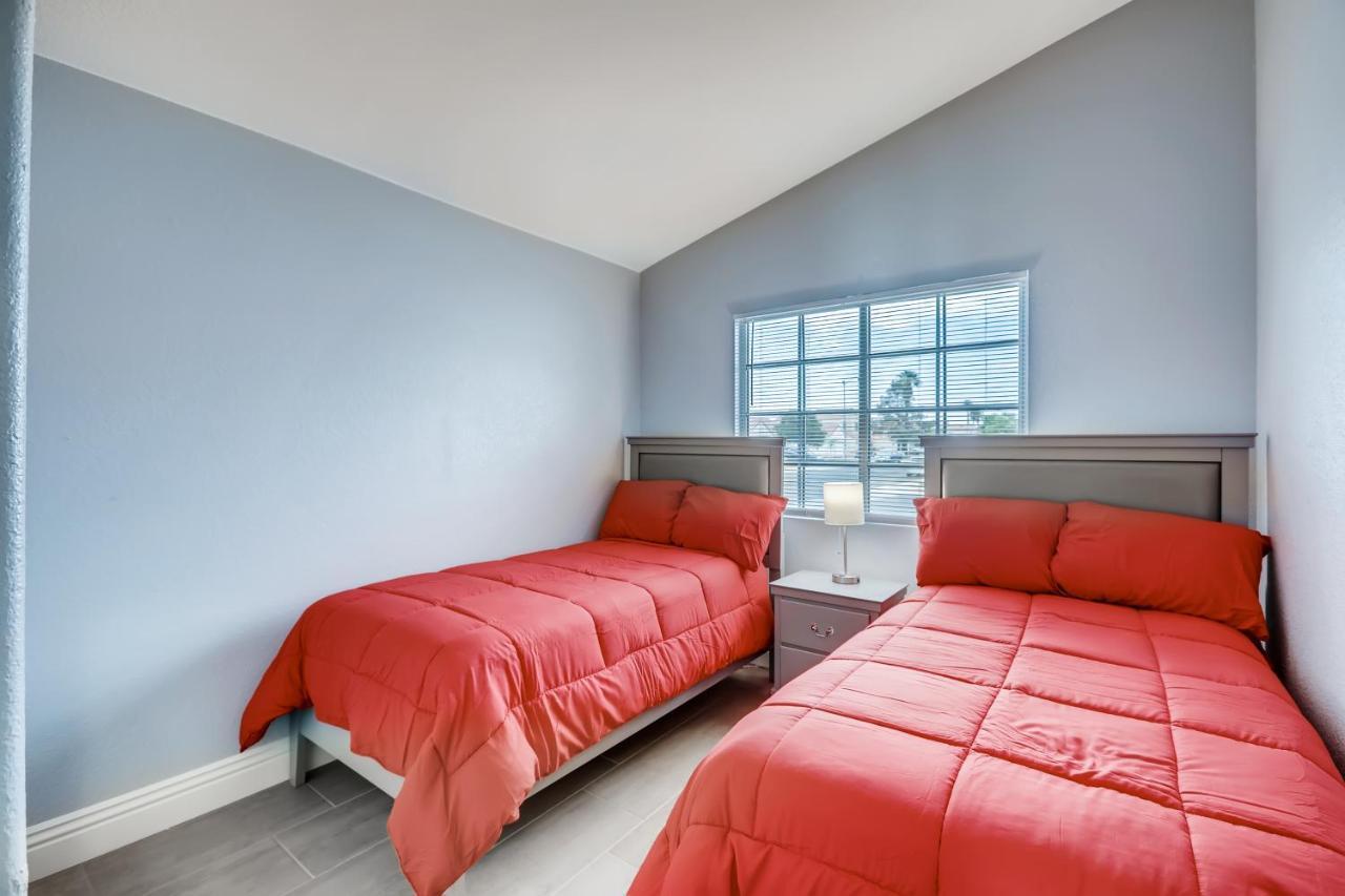 לאס וגאס Luxurious House With A Pool, Spa, And Patio, Sleeps 6 Comfortably מראה חיצוני תמונה
